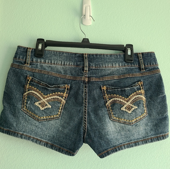Mudd Jean Short Low Rise Shorts - Picture 6 of 9